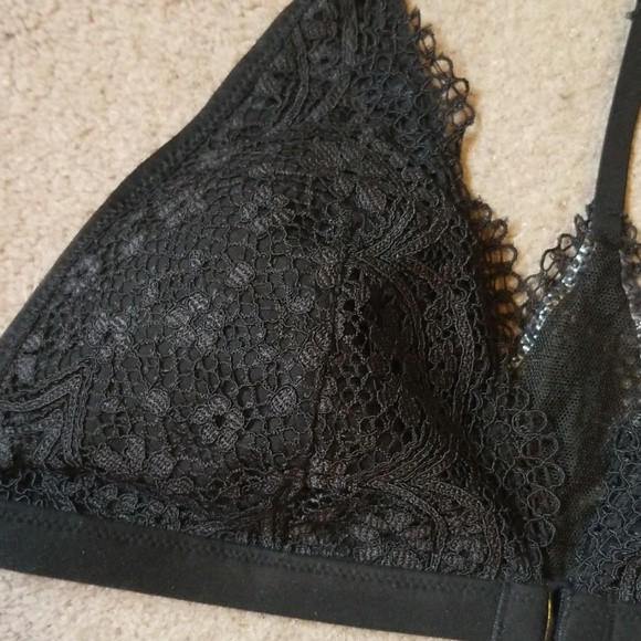 Victorias Secret Lace Bra - Picture 2 of 4